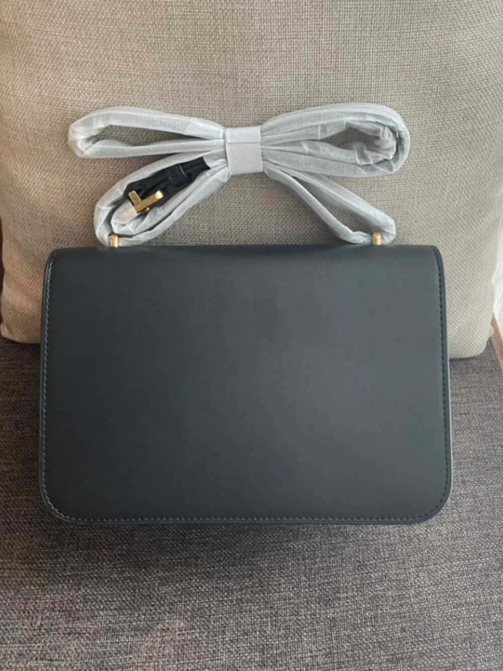 Tory Burch Black Eleanor Leather Shoulder Bag Gold Logo
